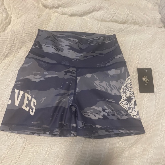 NWT Darc Sport Shorts in Purple Stone Tiger Camo - Picture 2 of 3